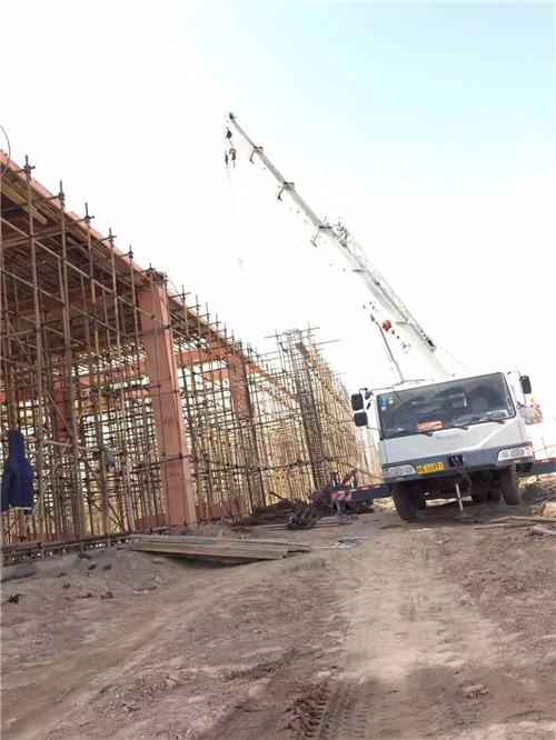 青龙吊车作业的安全注意事项有哪些？